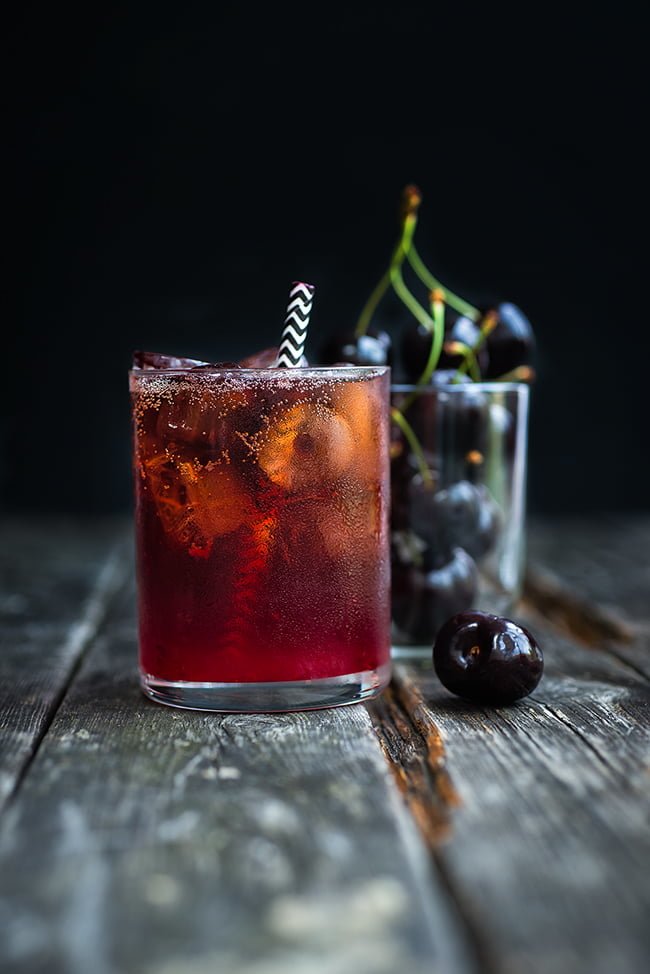Black Cherry Bourbon Cola Smash (Бурбон с черешней и колой)
